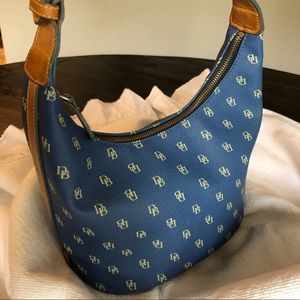 Dooney & Bourke purse👜